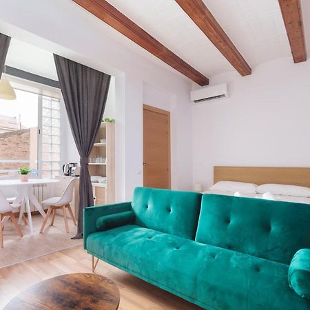 Spacious Doubleroom Apartment At Sants Barcelona Bagian luar foto