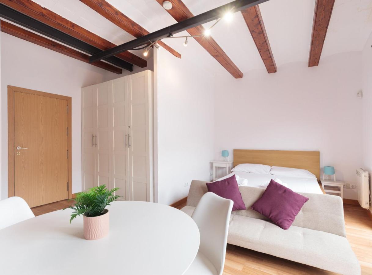 Spacious Doubleroom Apartment At Sants Barcelona Bagian luar foto