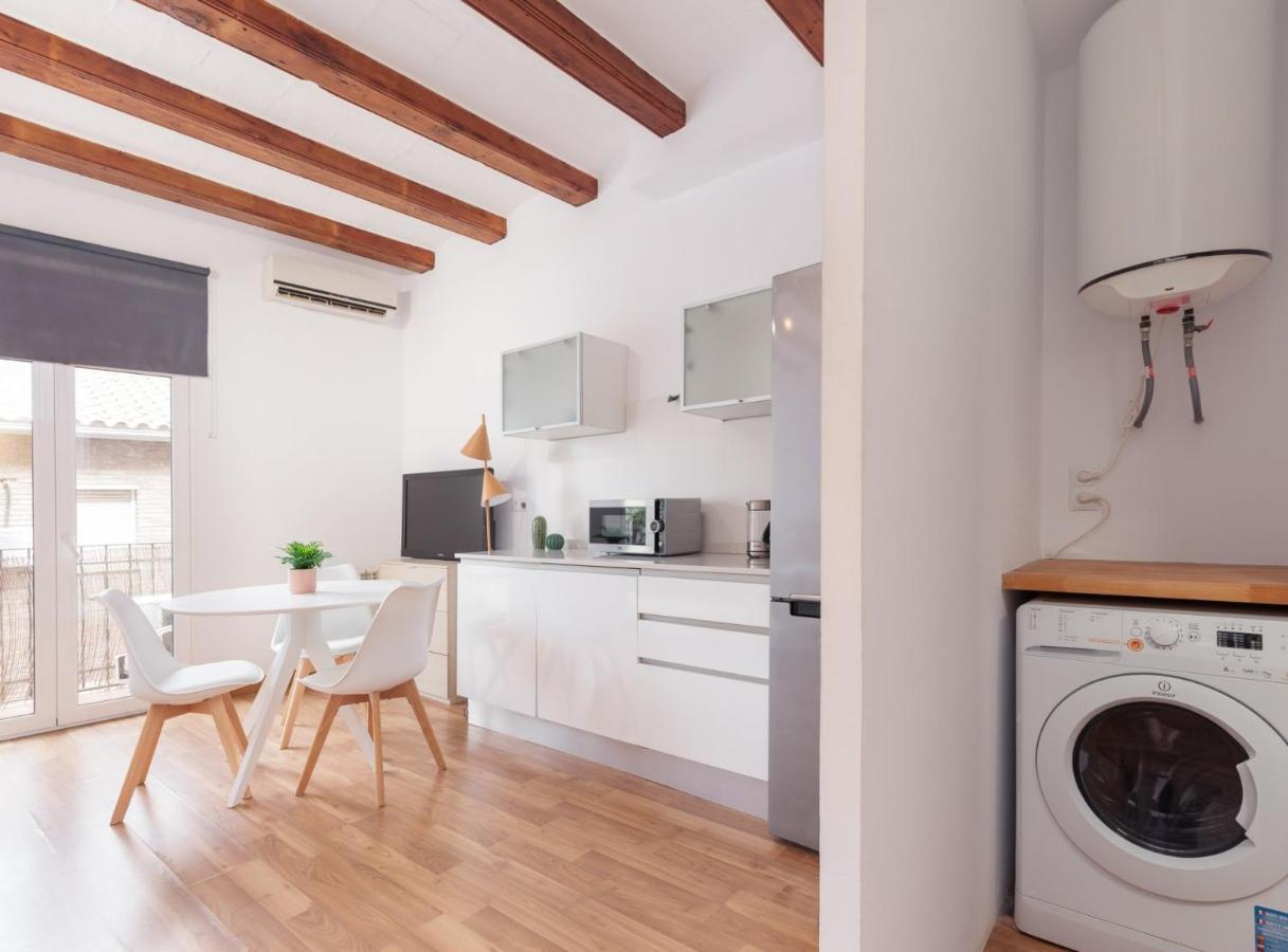 Spacious Doubleroom Apartment At Sants Barcelona Bagian luar foto