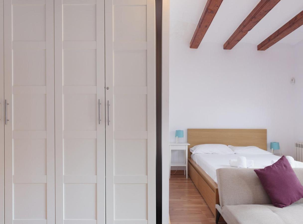 Spacious Doubleroom Apartment At Sants Barcelona Bagian luar foto