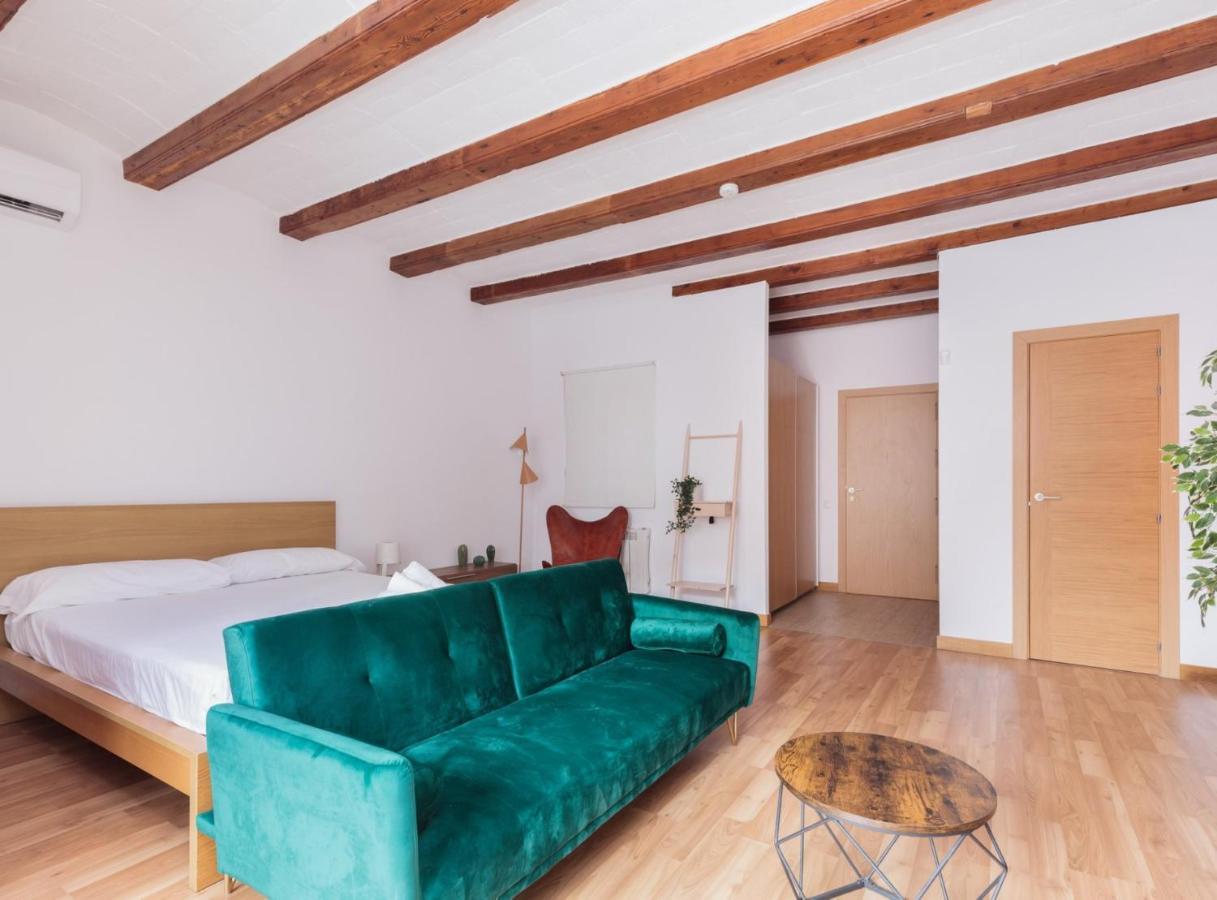 Spacious Doubleroom Apartment At Sants Barcelona Bagian luar foto