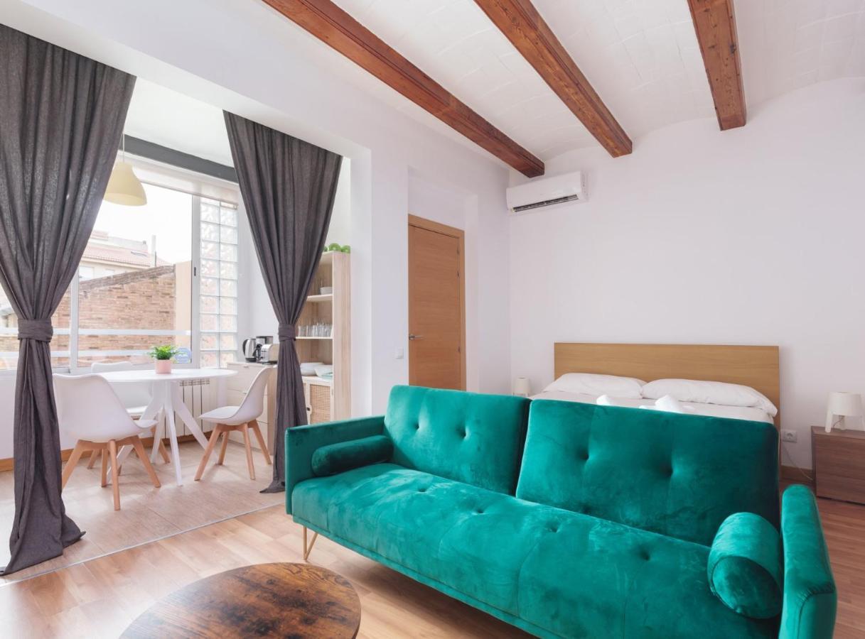 Spacious Doubleroom Apartment At Sants Barcelona Bagian luar foto