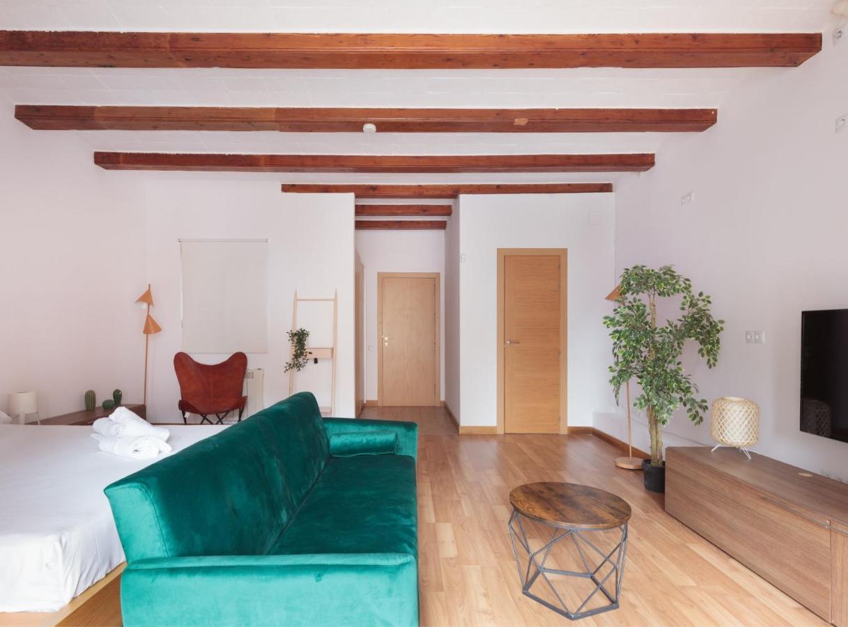Spacious Doubleroom Apartment At Sants Barcelona Bagian luar foto