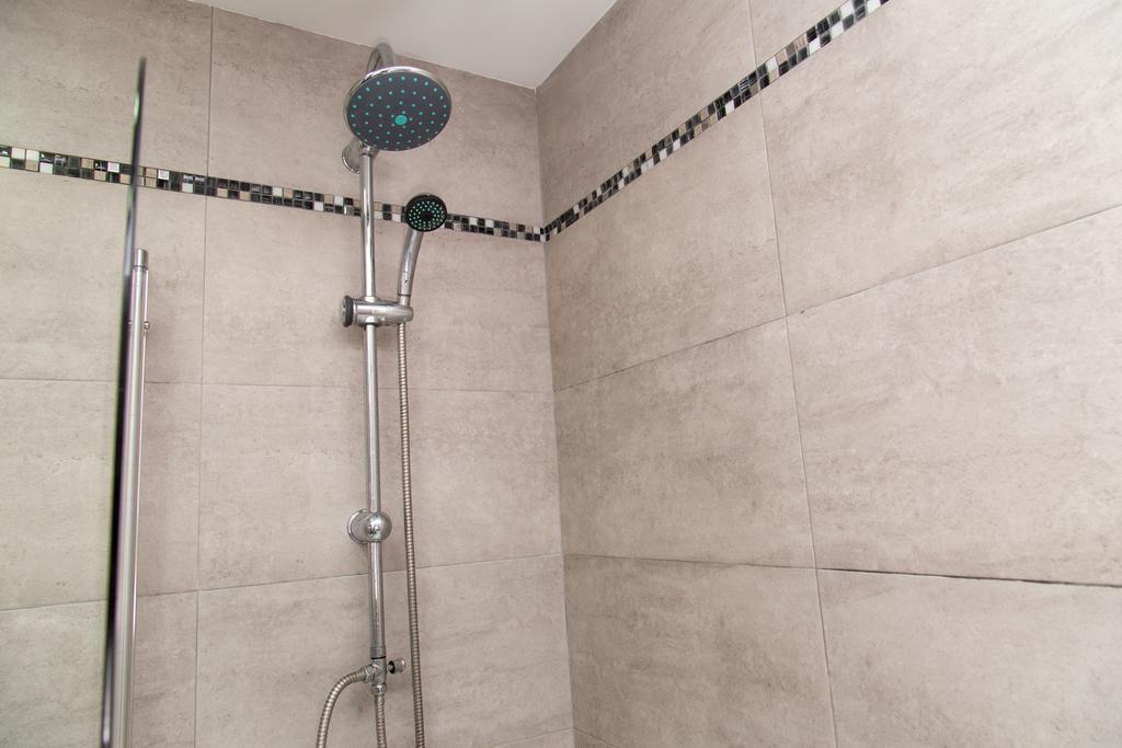 Spacious Doubleroom Apartment At Sants Barcelona Bagian luar foto