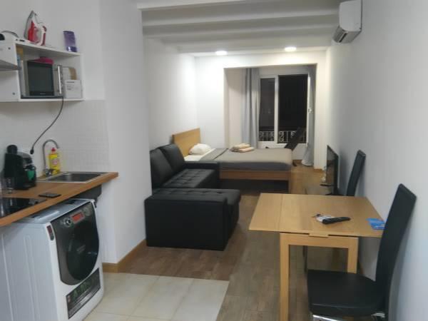Spacious Doubleroom Apartment At Sants Barcelona Bagian luar foto
